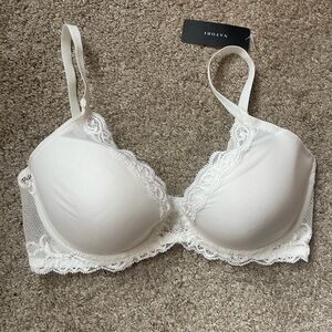 NWT Natori Feathers Lace Trim Bra
